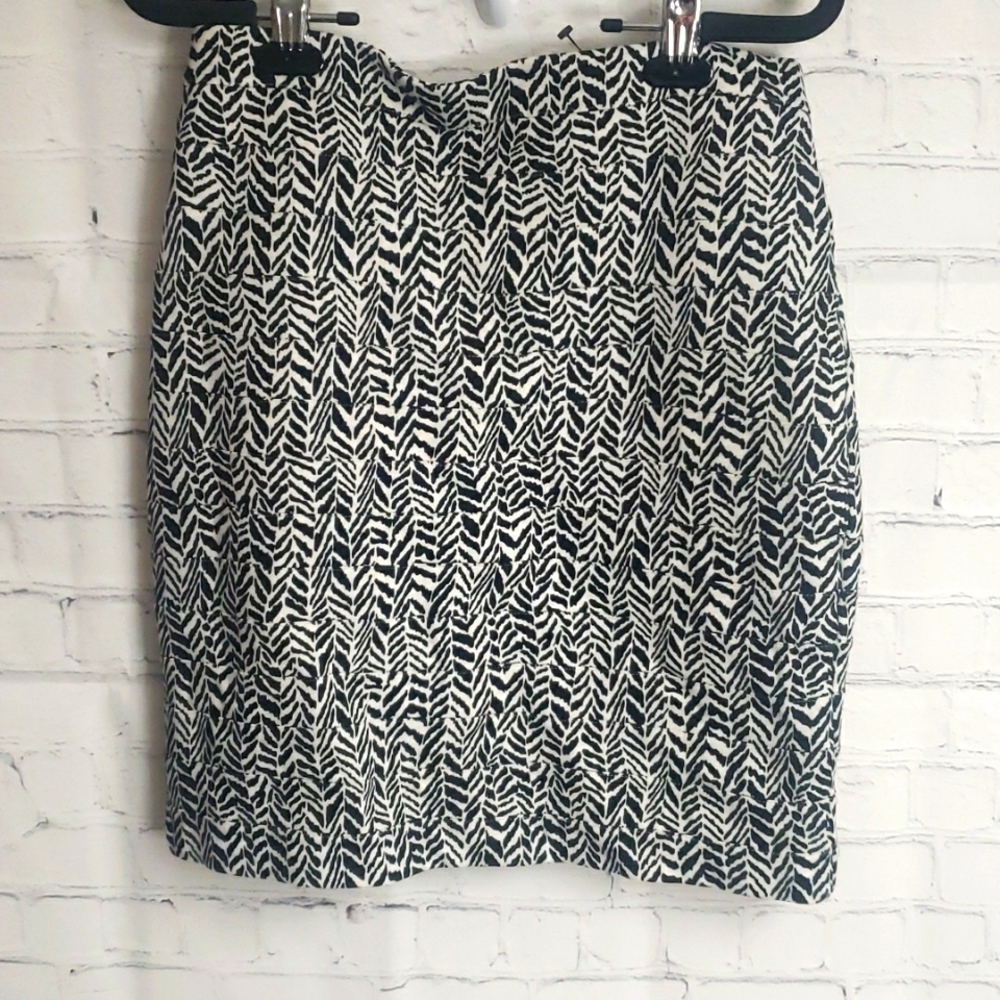 NWOT. Express Mini Skirt..Black and white..Size 8
